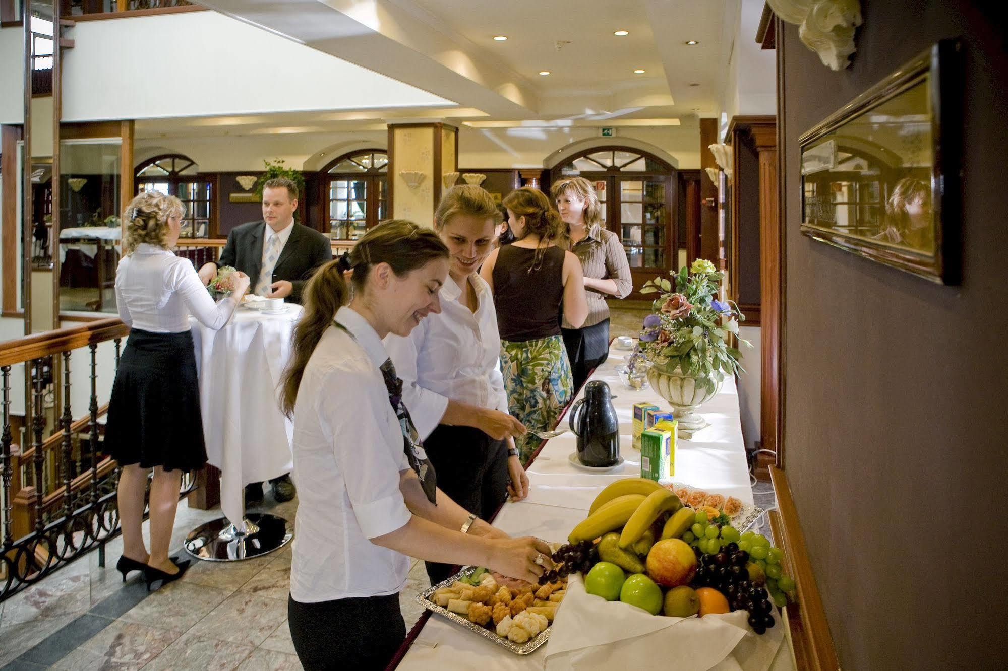 Hotel Gladbeck Van Der Valk Ngoại thất bức ảnh